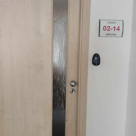 Parkcentrum Lowcost Near Center Of Ξενοδοχείο *