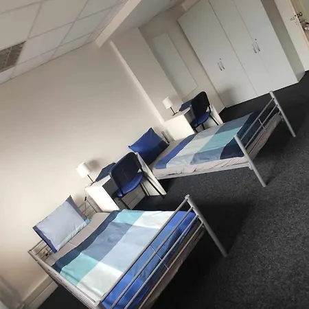 Parkcentrum Lowcost Near Center Of ホテル *