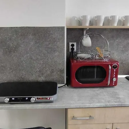 Parkcentrum Lowcost Near Center Of ホテル オストラヴァ