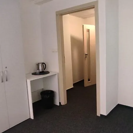 Parkcentrum Lowcost Near Center Of * オストラヴァ